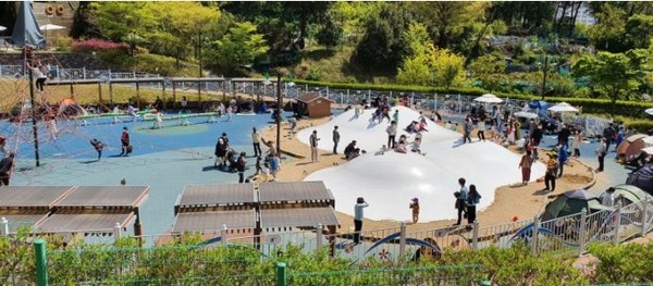 아이들이 직접 제작한 모험놀이터 착공, 에어점핌돔·짚라인 만든다