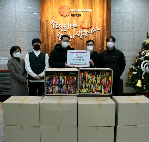 국가대표 태사랑태권도, 복지관에 라면 후원