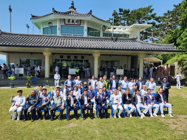 제470회 서부경남 5개 시·군 9개정 친선 궁도 대회가 지난 9일 통영 열무정에서 개최, 성황리에 마무리됐다.