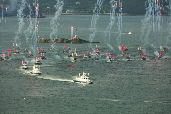 Tongyeong Hansan Daechup Festival Samdo Sugun Tongjesa Procession Reenactment